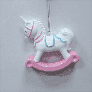Adorno de caballo de balancín de unicornio con combinación de colores rosa y azul