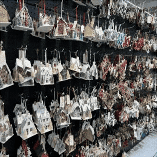 Naviplas现代化圣诞装饰品生产线